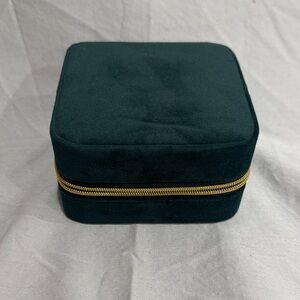 Elegant Dark Velvet Green Jewelry Box with Gold Zipper
